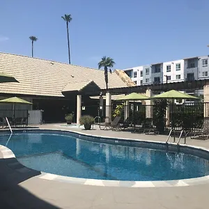 Hotel Mikado, Los Angeles